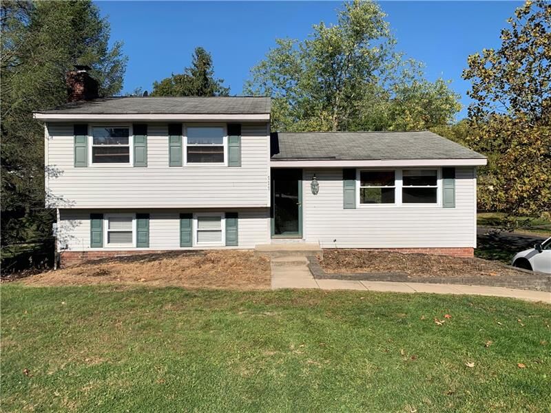 Property Photo:  111 Summit Ridge Dr  PA 15017 