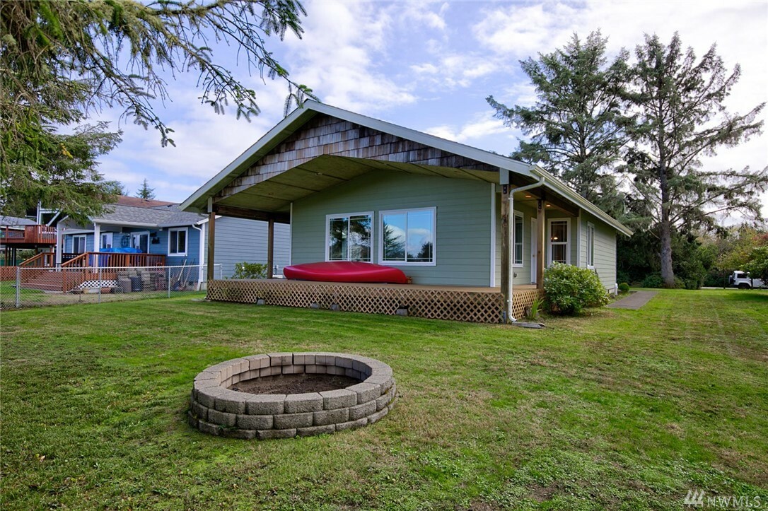 Property Photo:  160 S Razor Clam Dr  WA 98569 