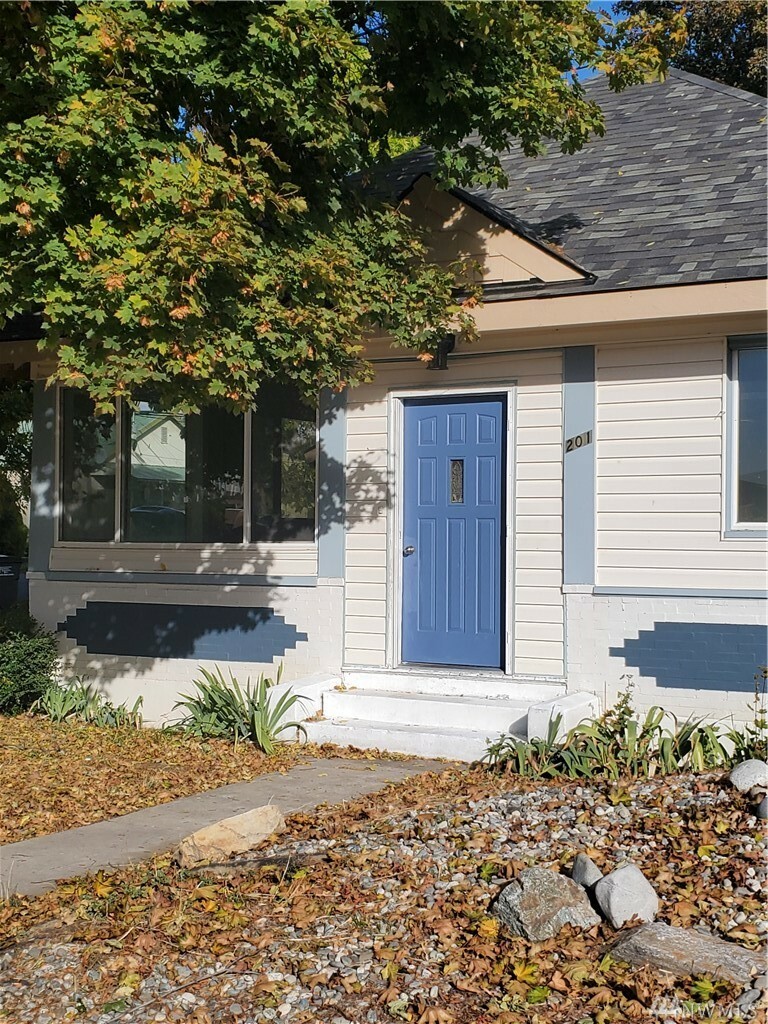 Property Photo: 201 E Ash WA 98858