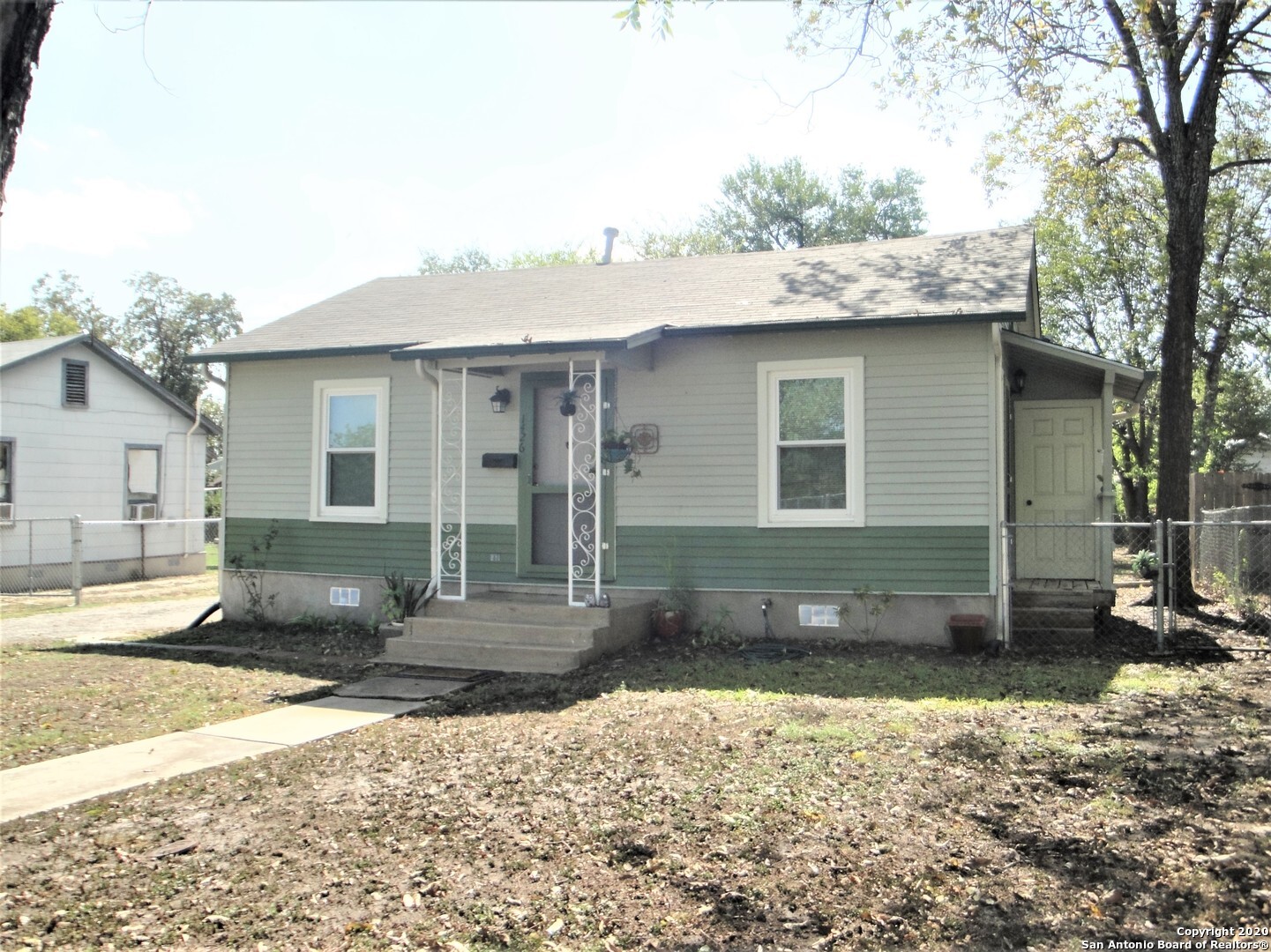 Property Photo: 1426 Mardell St TX 78201