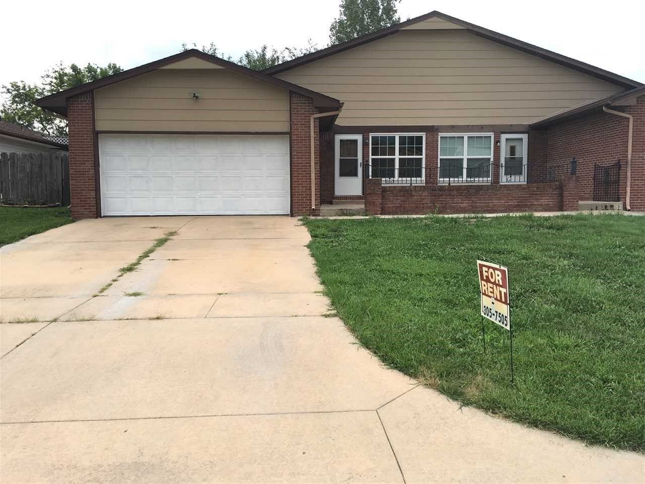 Property Photo: 8711 E Longlake Cir KS 67207