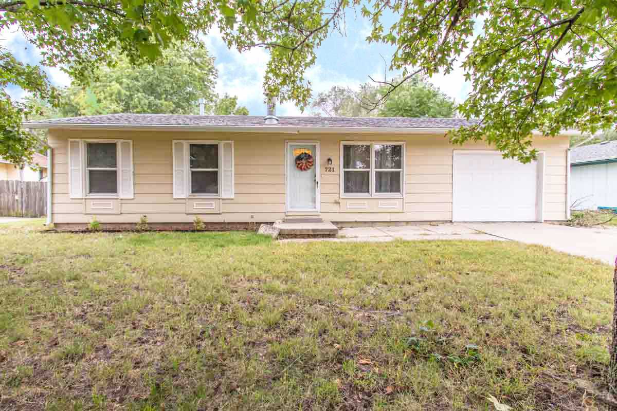 Property Photo: 721 W Mona St KS 67217