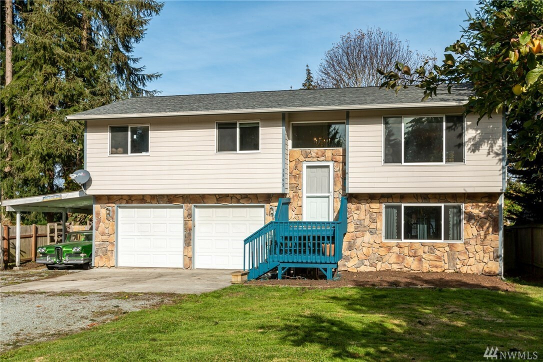 Property Photo:  1395 Graham Dr  WA 98282 