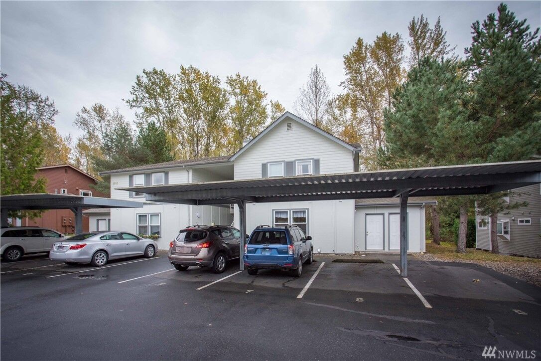 Property Photo:  2020 Superior St 101  WA 98229 