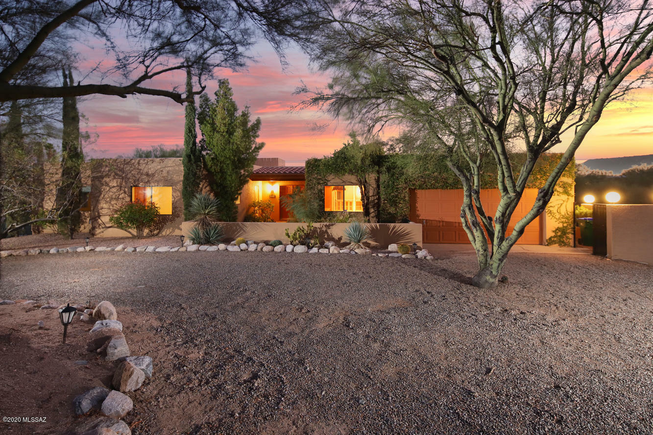 Property Photo: 4400 E Calle Del Conde AZ 85718