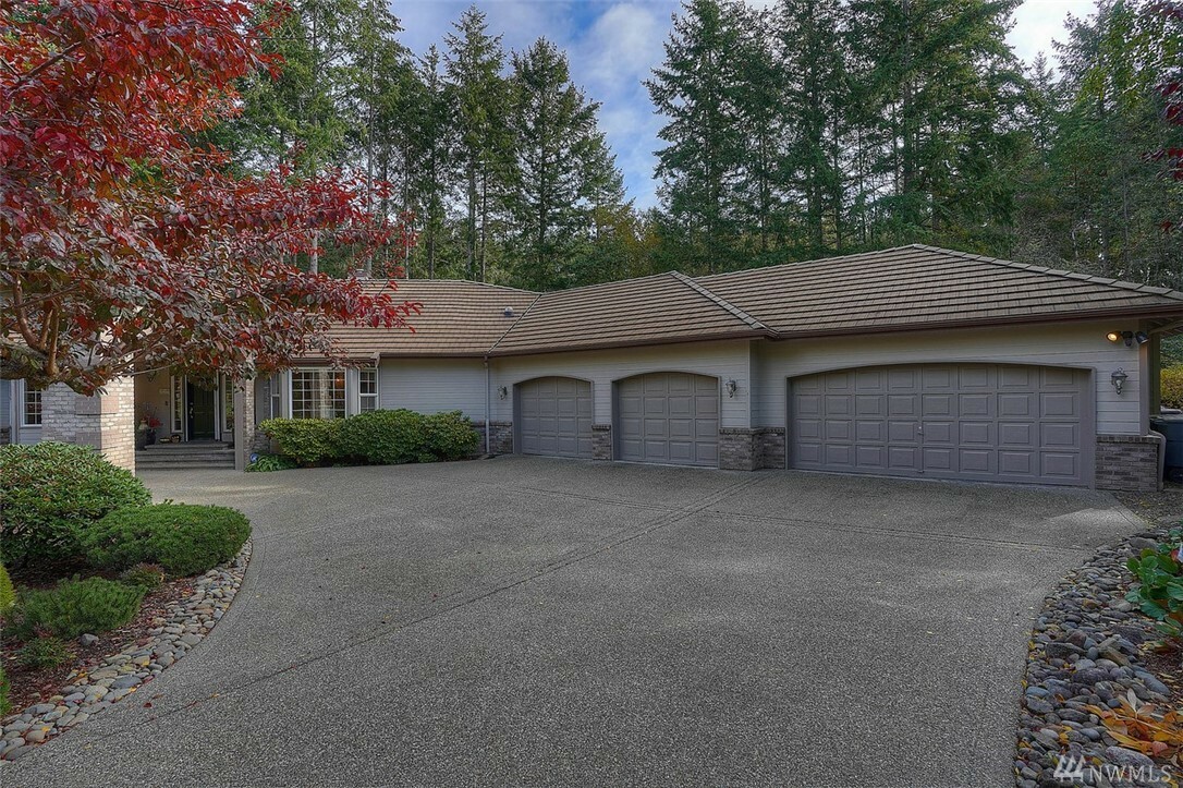 Property Photo:  509 33rd Ave NW  WA 98335 