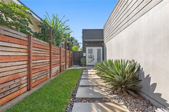 Property Photo:  1420 E Michelson Street  CA 90805 