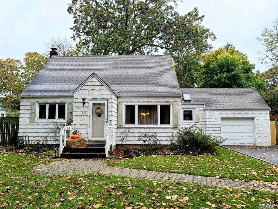 Property Photo: 135 Woodlawn Avenue NY 11780