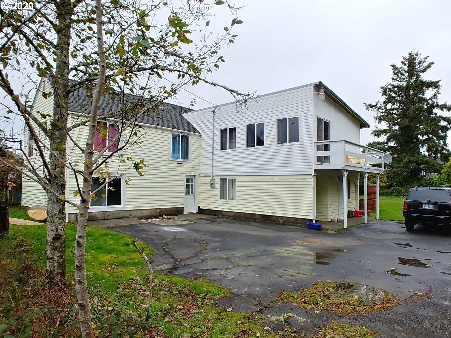 Property Photo:  1386 Avenue U  OR 97138 