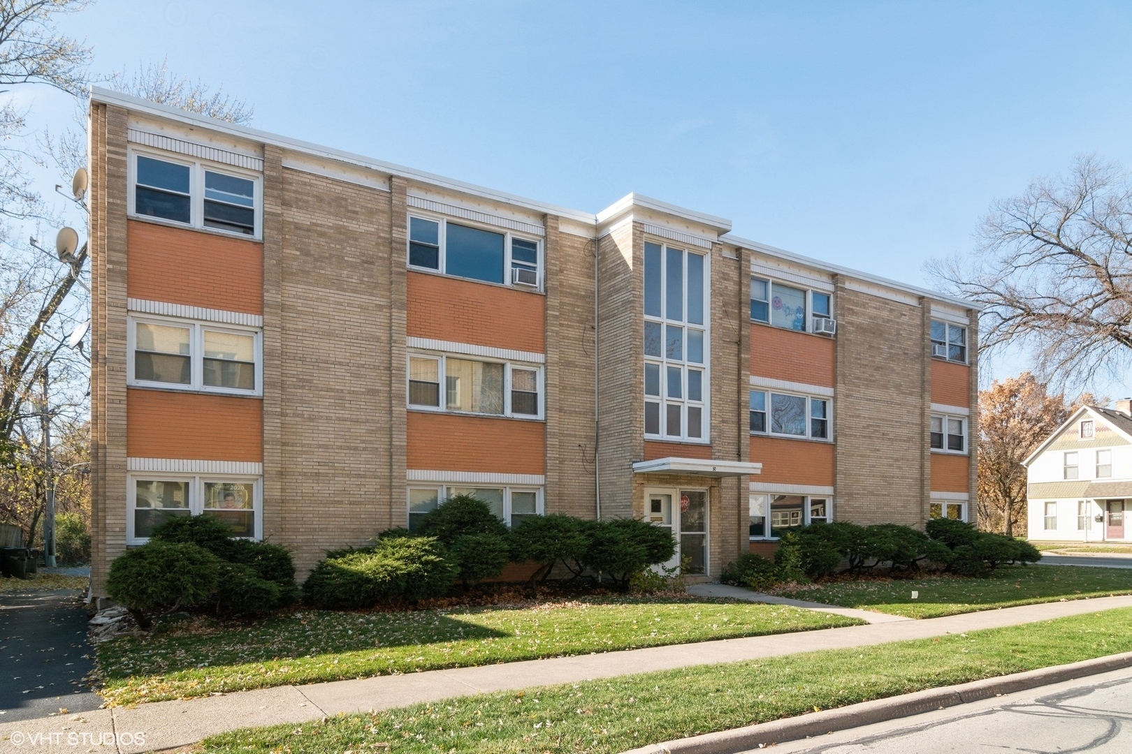 Property Photo: 50 West Avenue 2S IL 60546