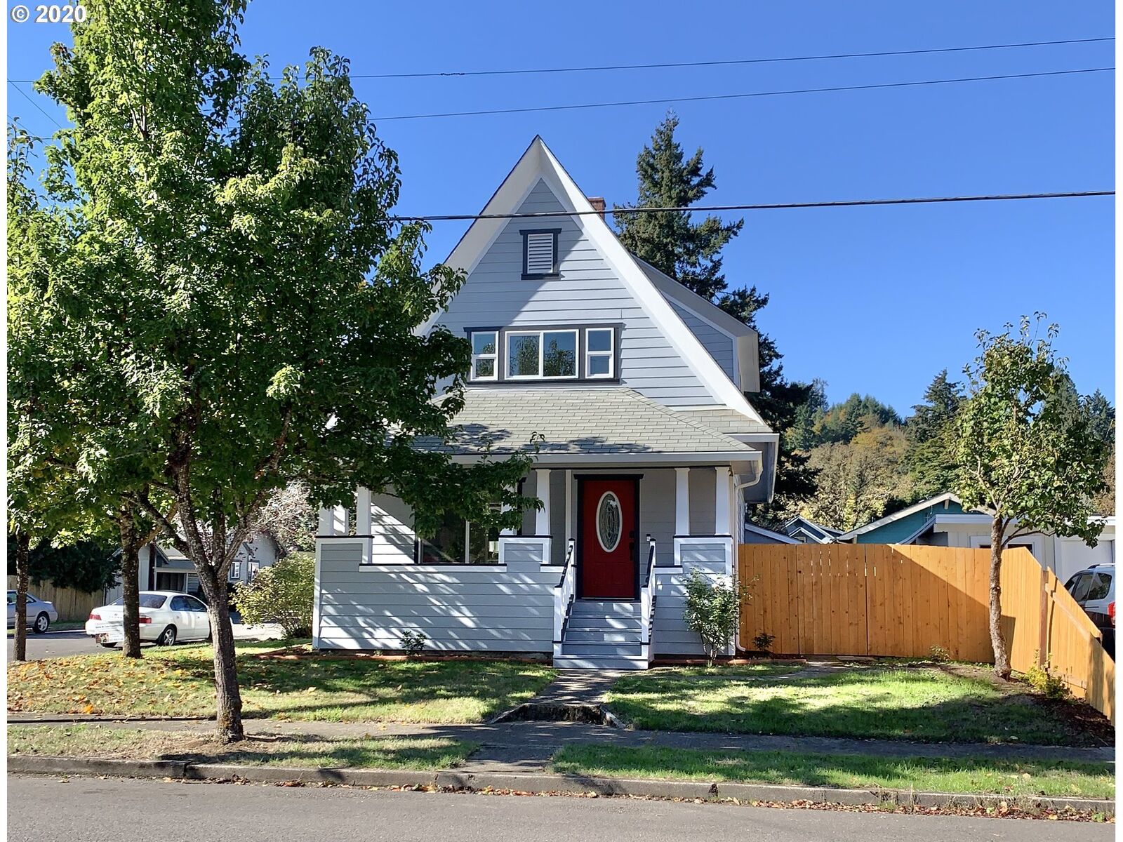 Property Photo:  707 N 10th St  OR 97424 