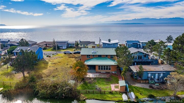 Property Photo: 110 Keystone Ave WA 98239