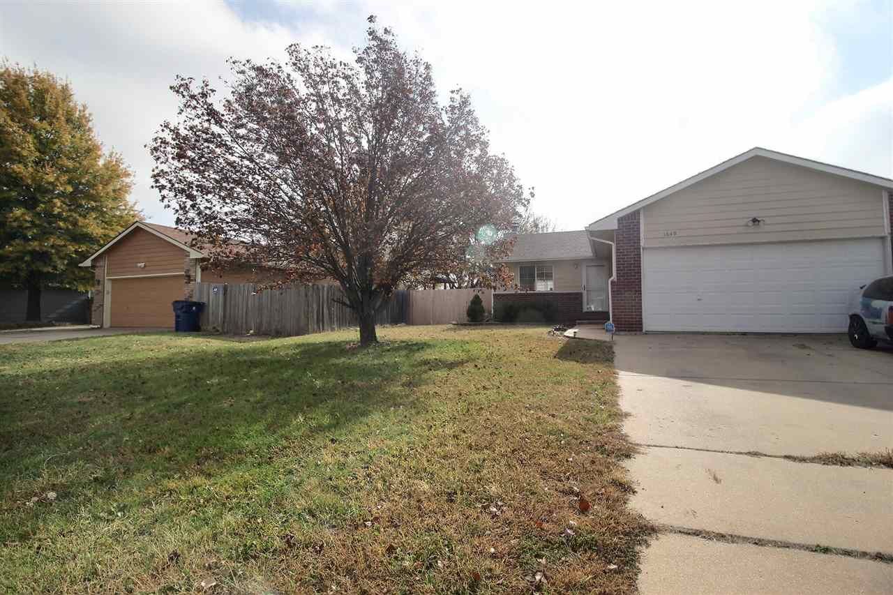 Property Photo: 1649 S Lark Ct KS 67209