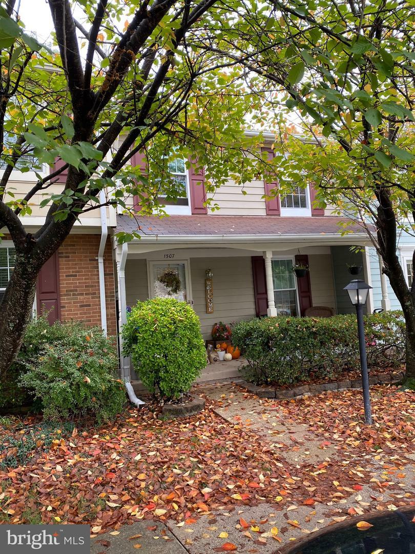 Property Photo:  1507 Autumn Ridge Circle  VA 20194 