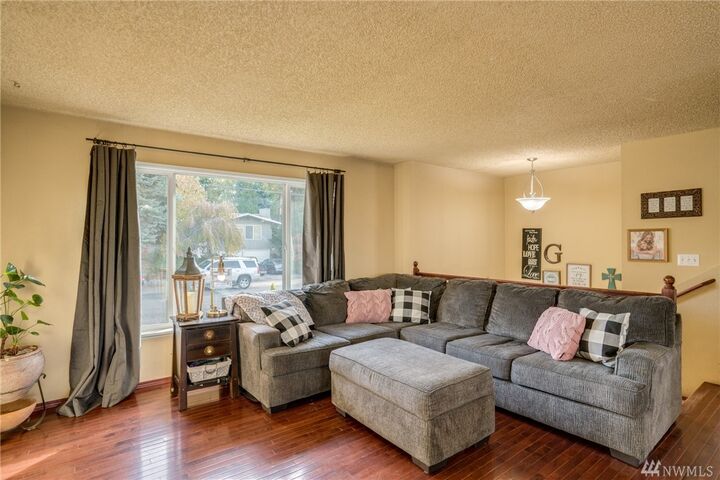 Property Photo:  904 N James Ave  WA 98802