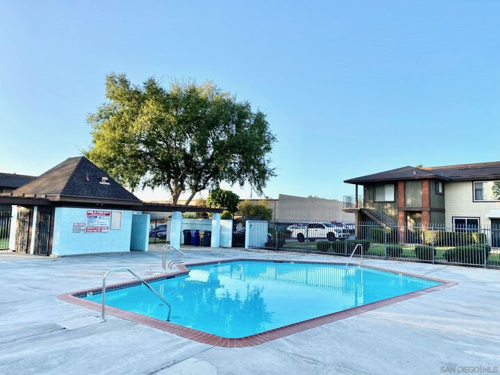 Property Photo: 318 Graves Ct CA 92021