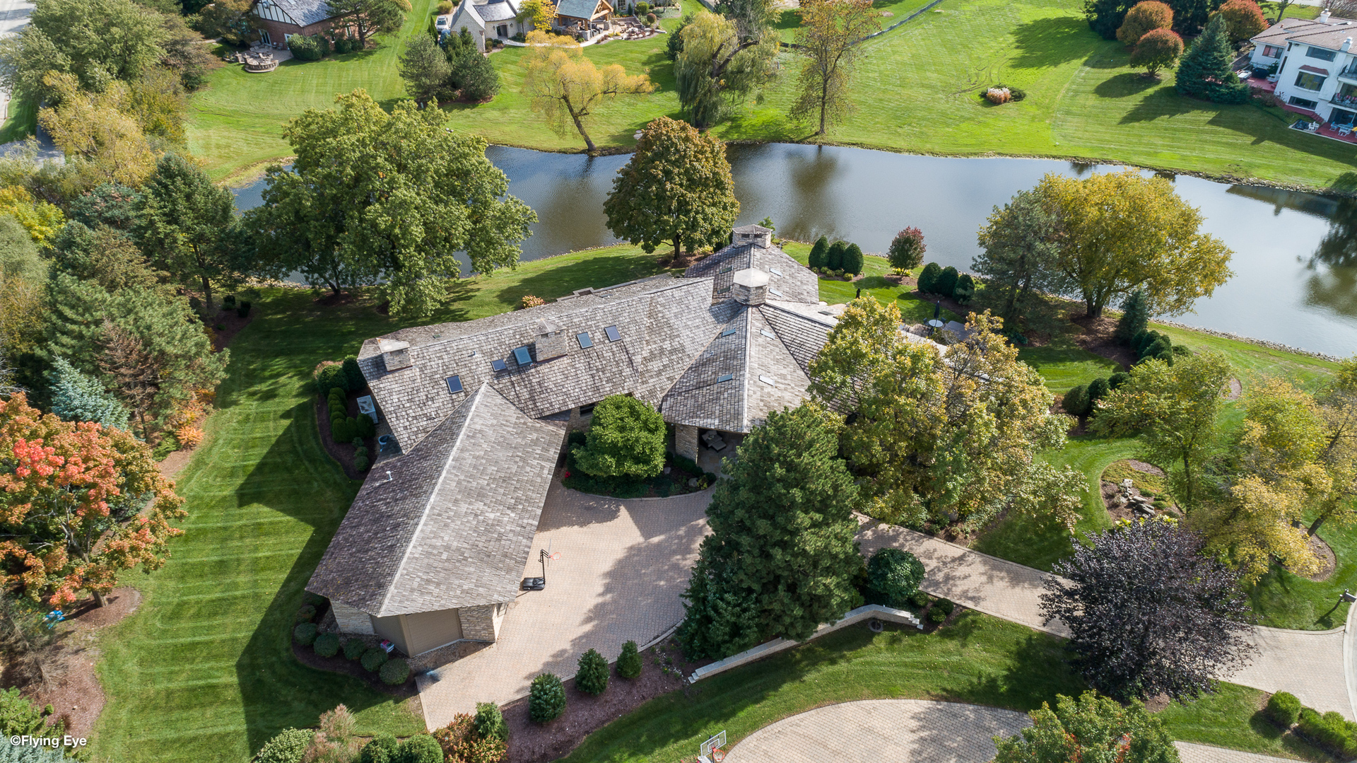 Property Photo: 606 Midwest Club Parkway IL 60523