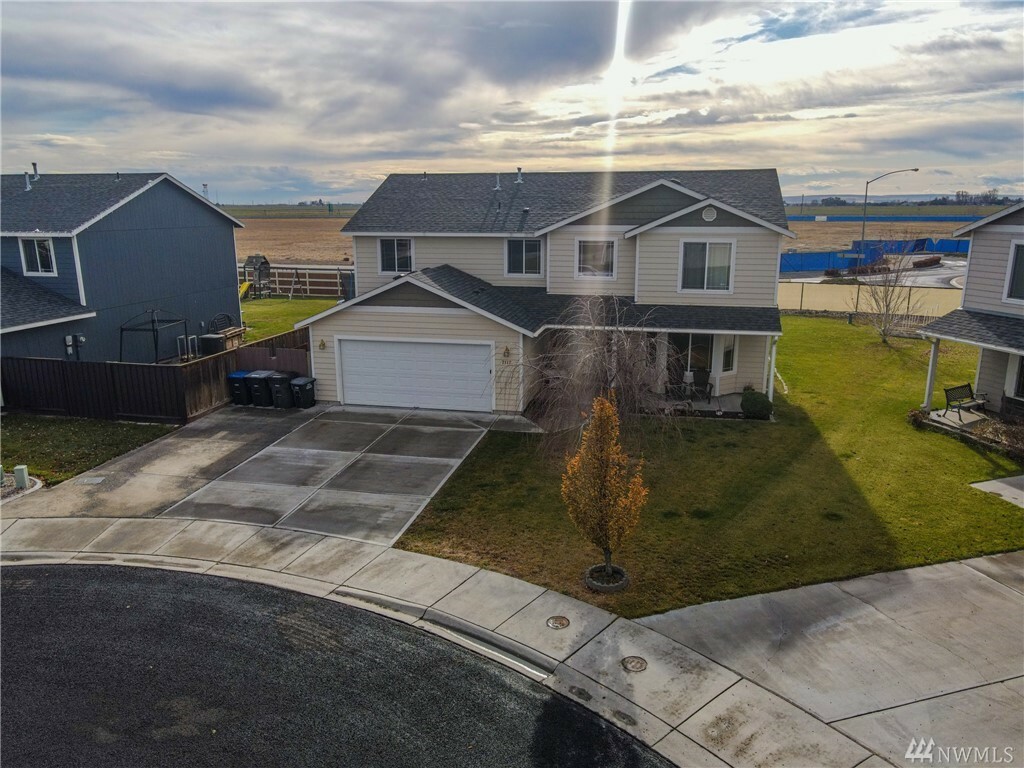 Property Photo:  2112 Dilley Ct  WA 98837 