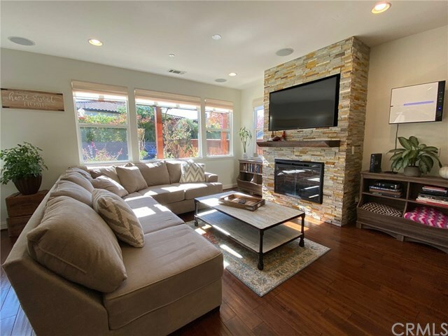 Property Photo:  736 Apple Tree Way  CA 93455 