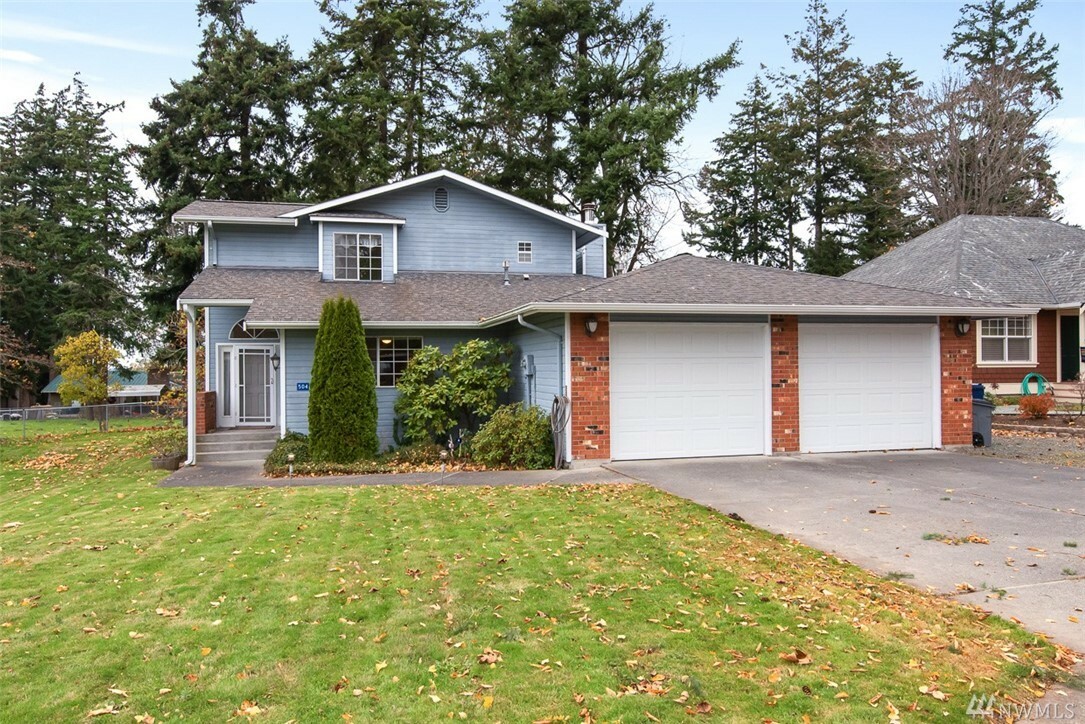 Property Photo:  504 Hillcrest Dr  WA 98221 