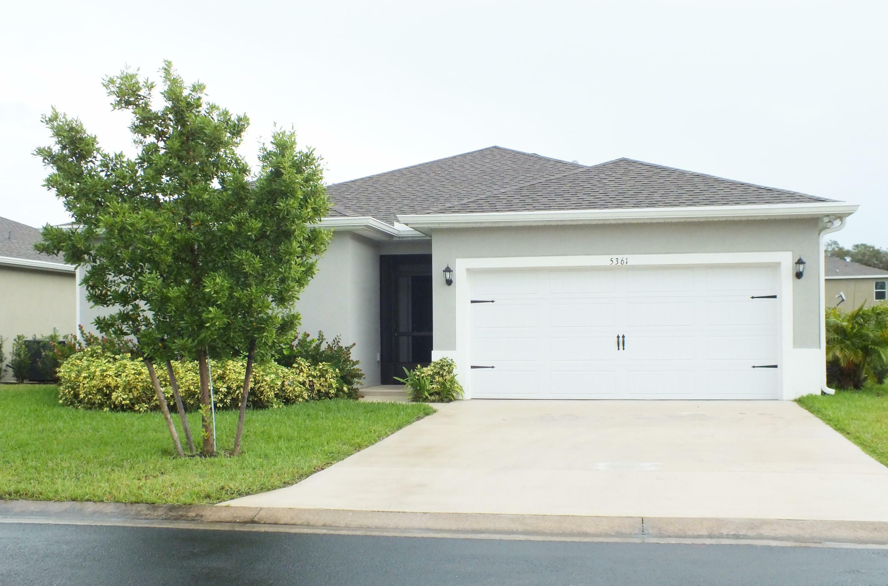 Property Photo:  5361 Oakland Lake Circle  FL 34951 