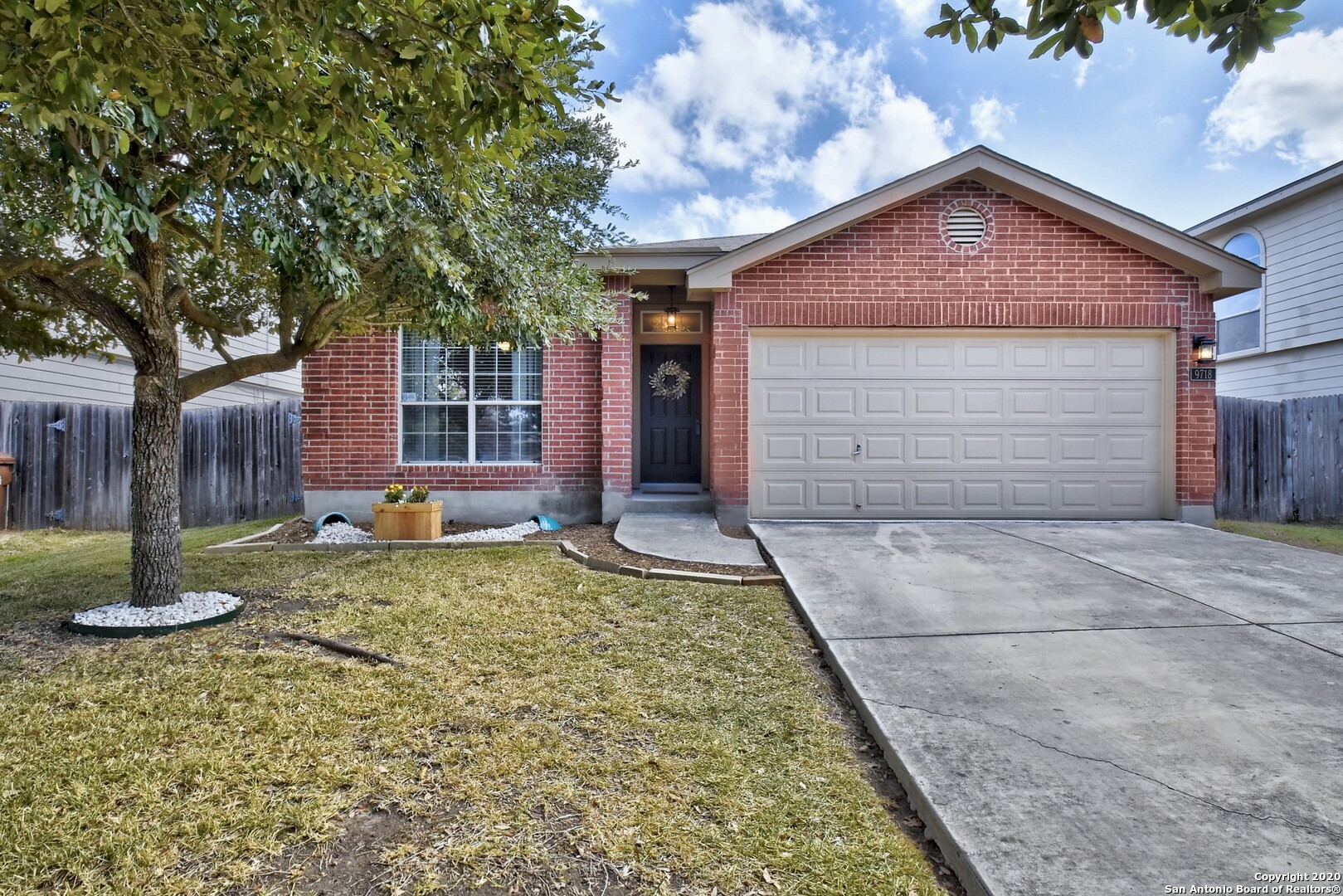 Property Photo: 9718 Connemara Bnd TX 78254