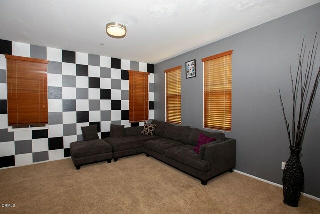 Property Photo:  1074 N A Street  CA 93030 