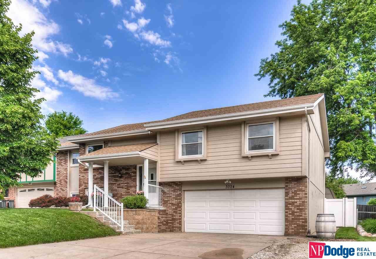 Property Photo: 3024 S 159 NE 68130