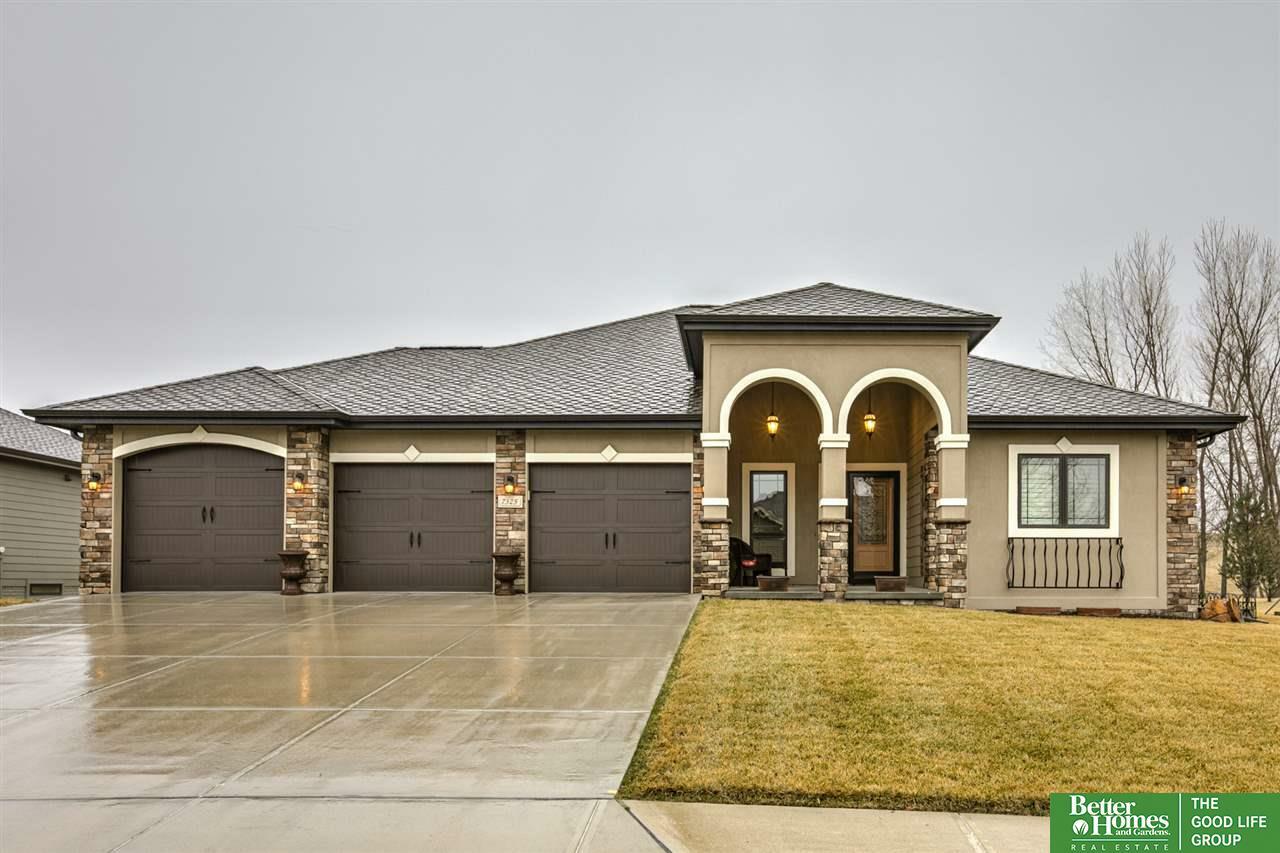Property Photo: 7325 N 122 NE 68142