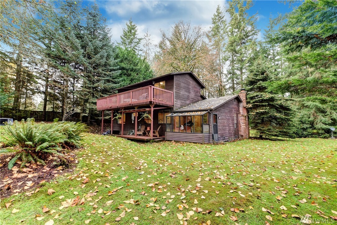 Property Photo:  22320 Echo Lake Rd  WA 98296 