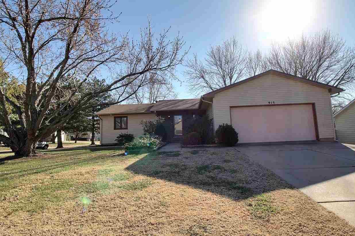 Property Photo:  913 E Woodlawn Heights Rd  KS 67037 