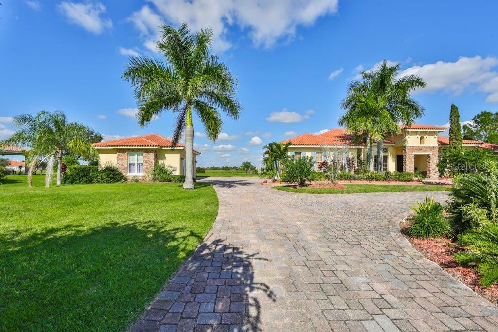 Property Photo:  5310 Lake Toscana Drive  FL 33598 