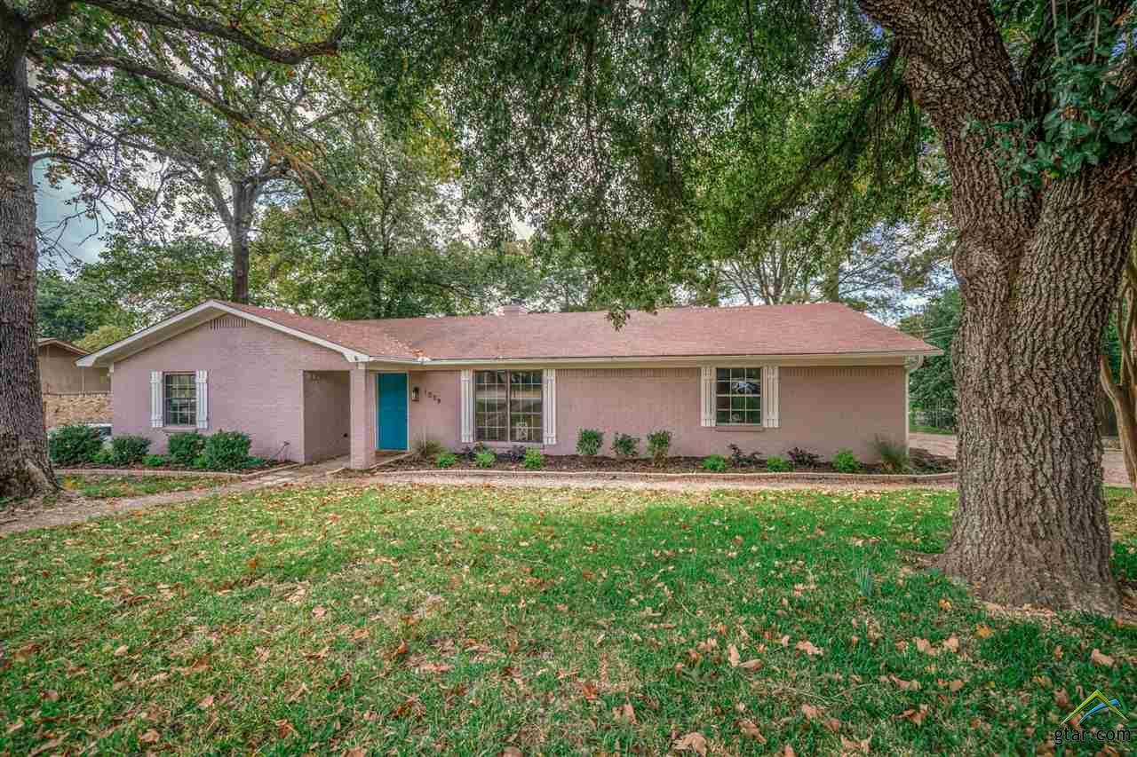 Property Photo:  1009 Jeffery Drive  TX 75703 