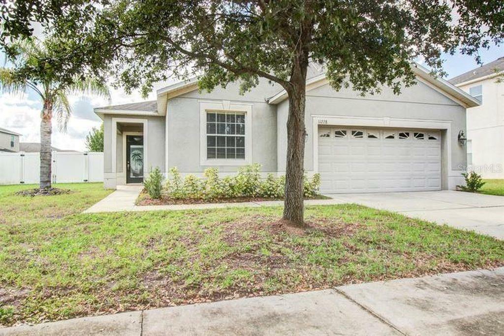 Property Photo:  11228 Flora Springs Drive  FL 33579 