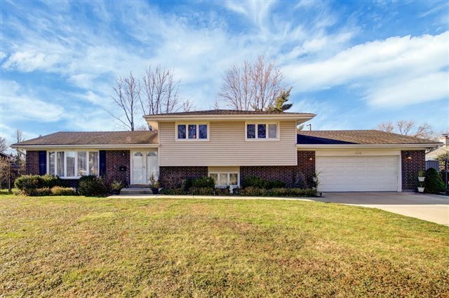 Property Photo:  1036 S Mitchell Avenue  IL 60005 