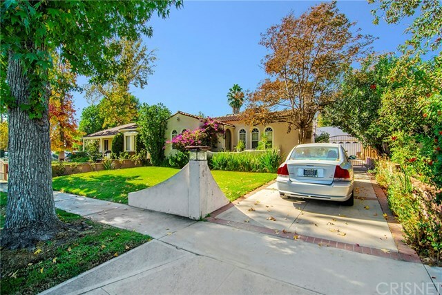 Property Photo:  5709 Beck Avenue  CA 91601 