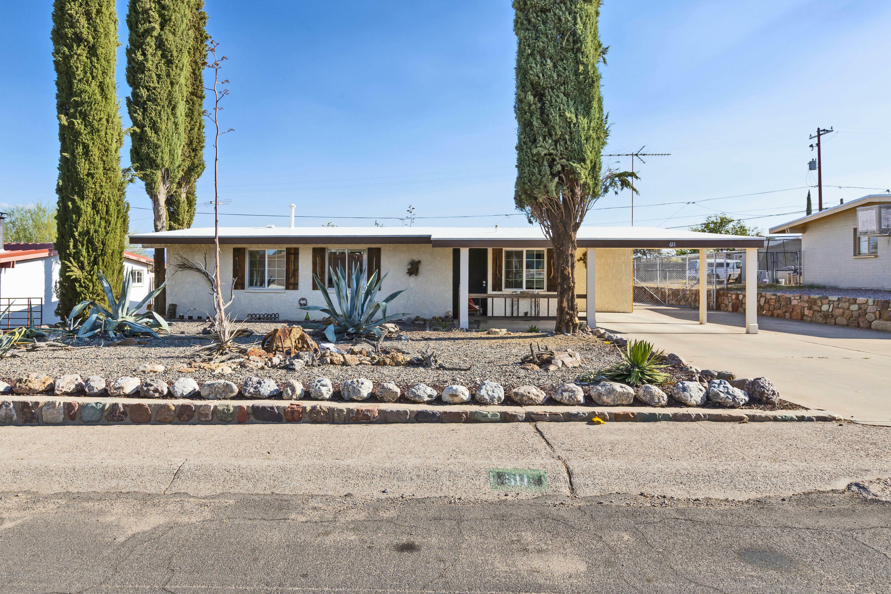 Property Photo:  611 W 3rd Avenue  AZ 85631 