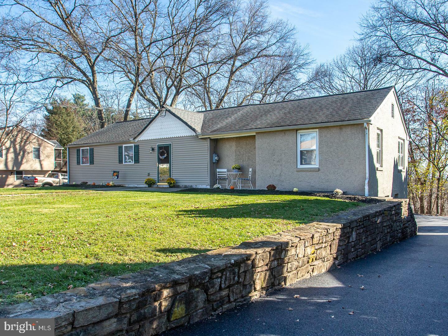Property Photo: 122 W Mount Kirk Avenue PA 19403