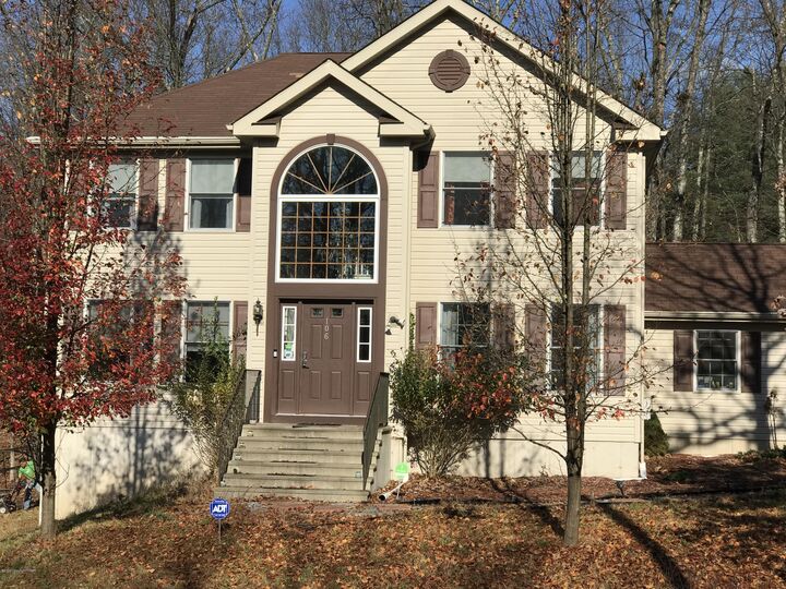106 Ashley Court  Bushkill PA 18324 photo