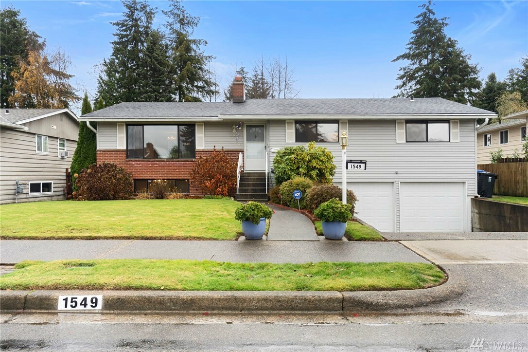 Property Photo:  1549 S Macarthur St  WA 98465 