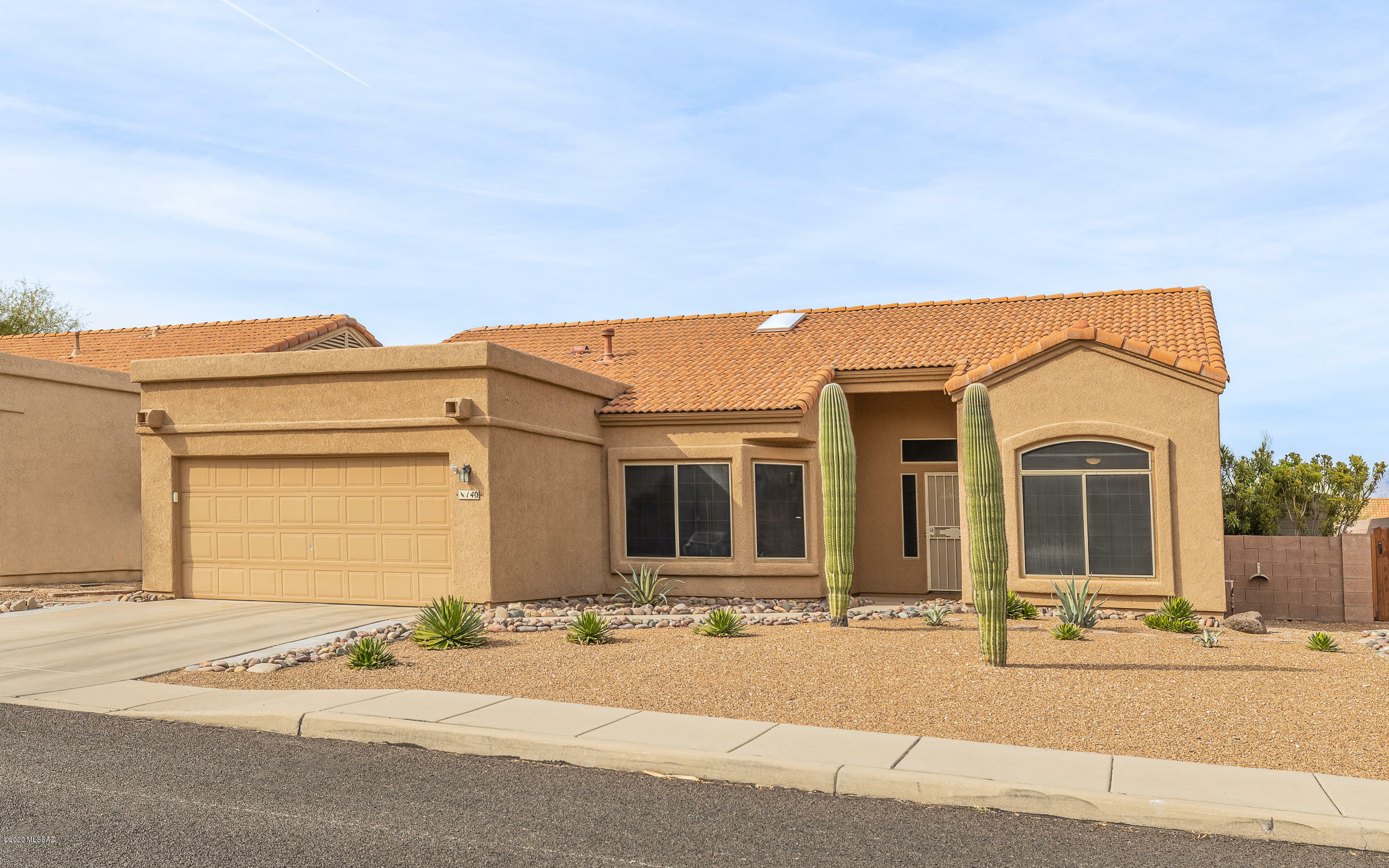 Property Photo:  140 S Chelsea Park Place  AZ 85748 