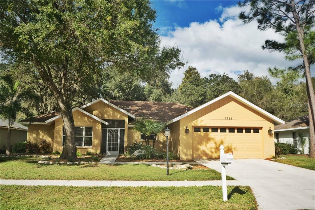 Property Photo:  5559 Bent Oak Drive  FL 34232 