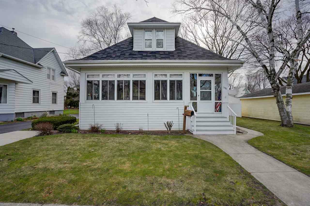 Property Photo:  308 Jackson St  WI 53538 