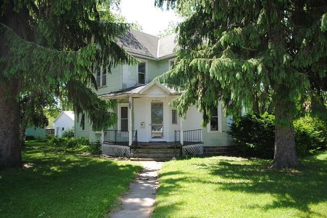 Property Photo:  200 Polk St  WI 53583 