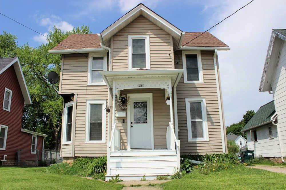 Property Photo:  321 North High St  WI 53956 