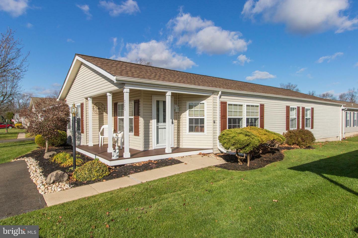 Property Photo:  222 Thrush Circle  PA 18938 