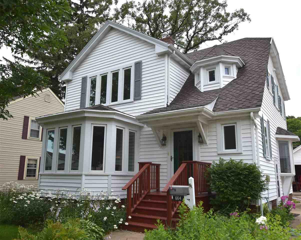 Property Photo:  664 South Grove St  WI 54971 