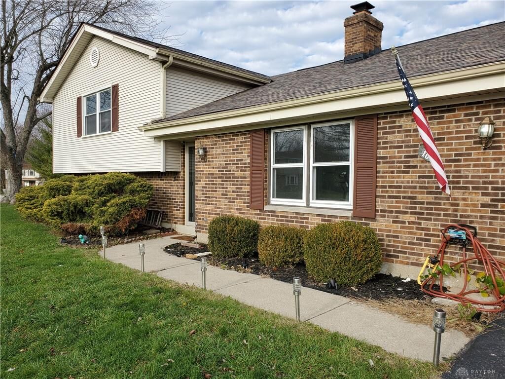 Property Photo: 10 Roundtree Court OH 45066