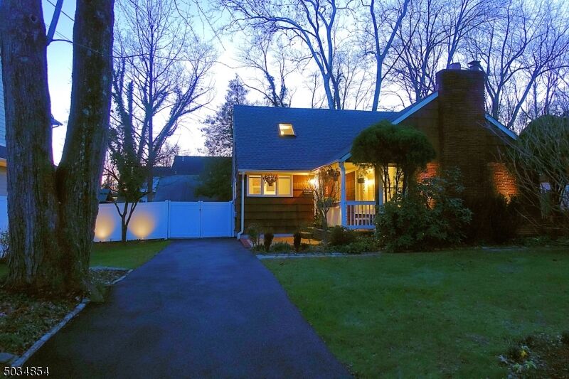 Property Photo:  1098 Rahway Ave  NJ 07090 