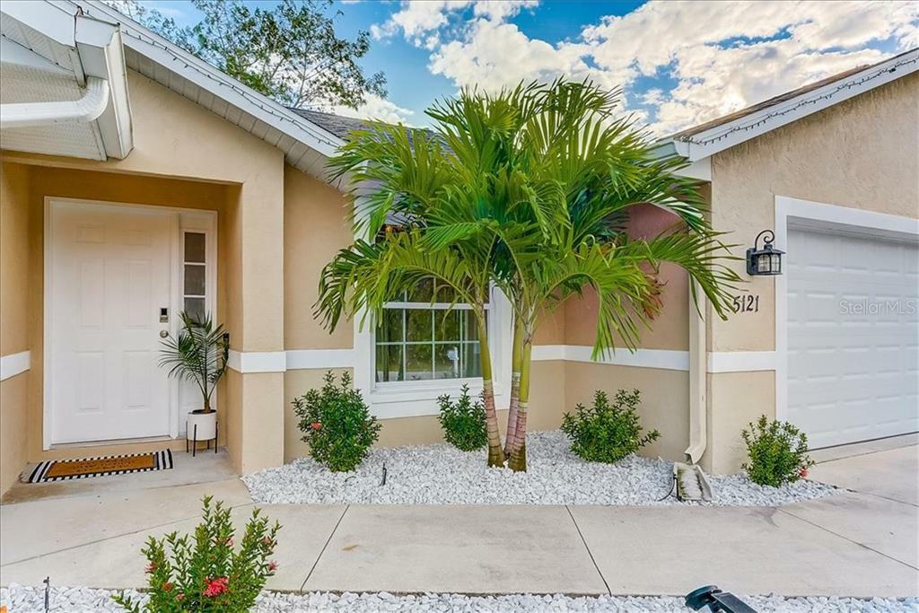 Property Photo:  5121 Hansard Avenue  FL 34291 